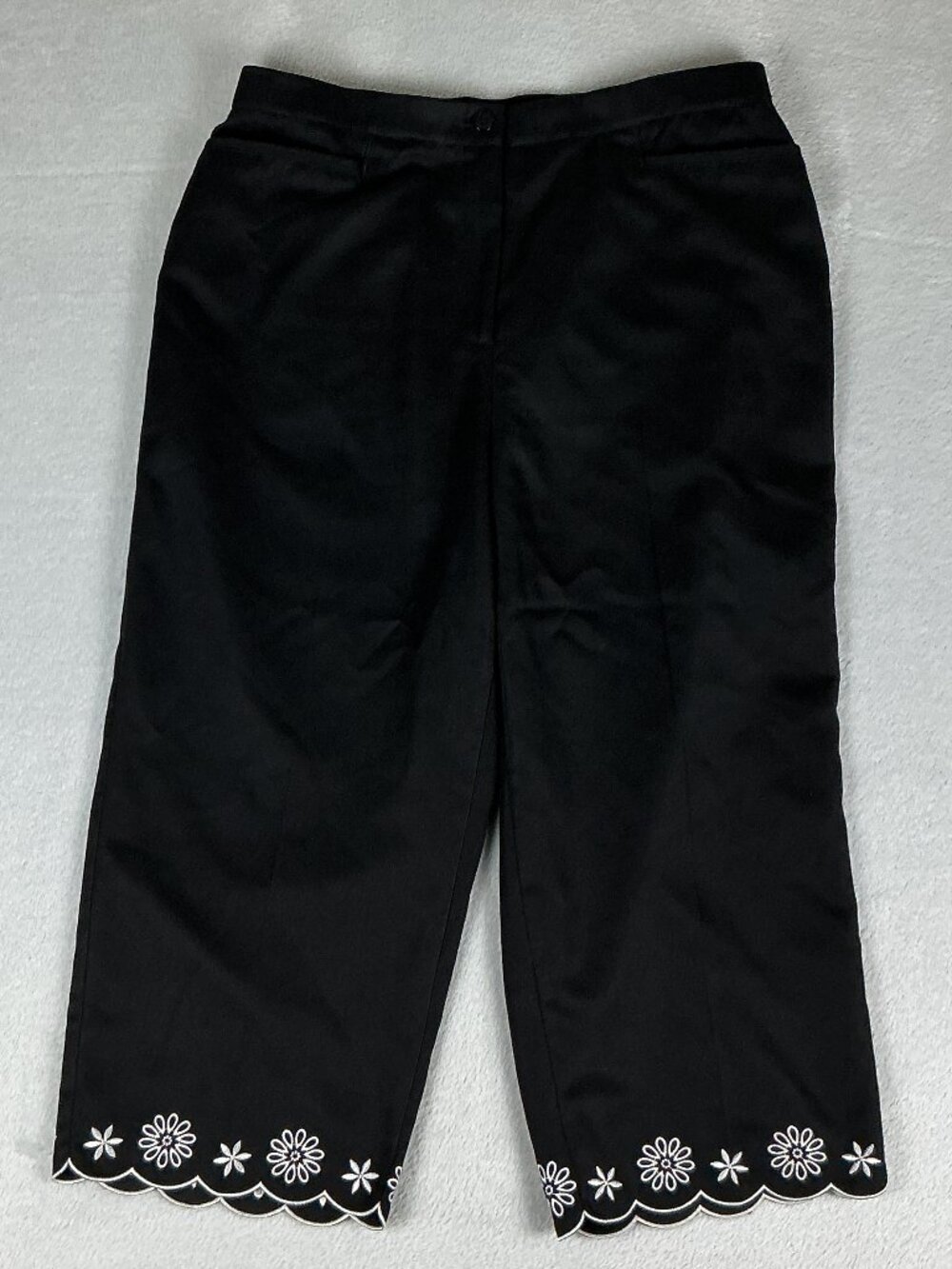 Tanjay Women's Black Elastic Waist Pull-on Pants Size 12 With Embroidered Flower